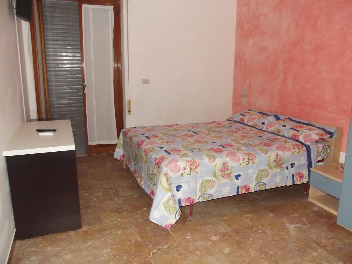 Hotel Sabbia D'Oro Pineto Dış mekan fotoğraf